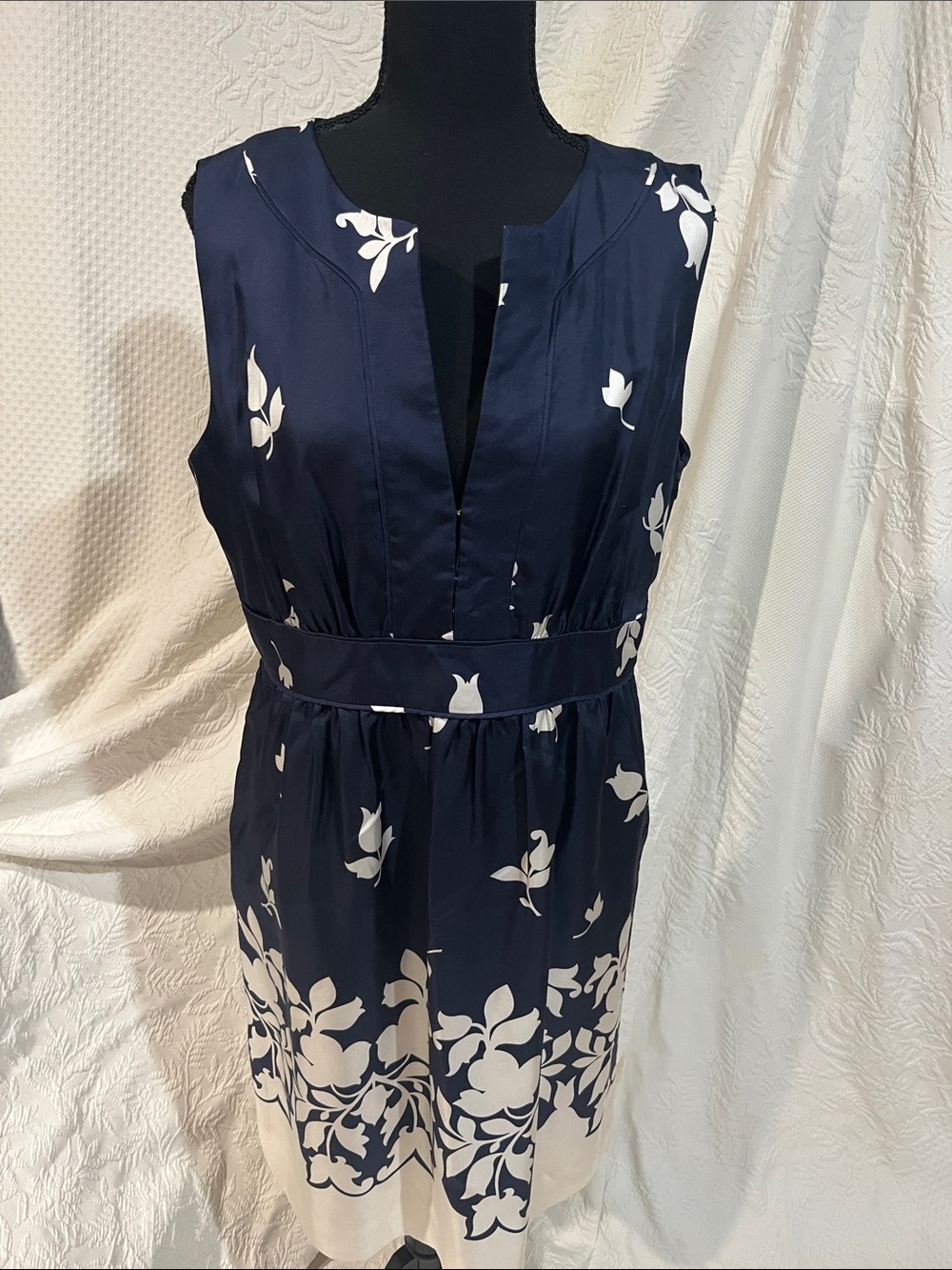 Kate Spade New York Navy & Ivory Silk Floral Sleeveless Sheath Dress, size 12